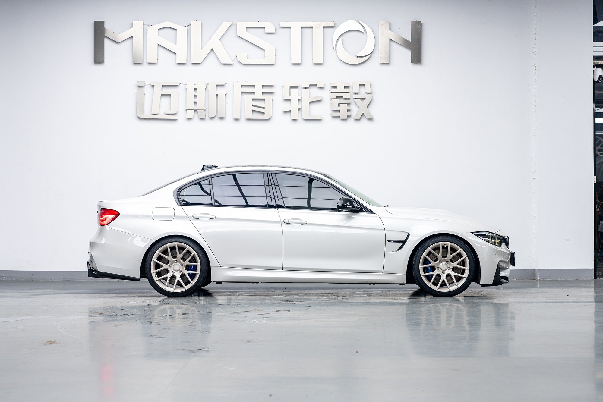 BMW M3-001-FG RE07