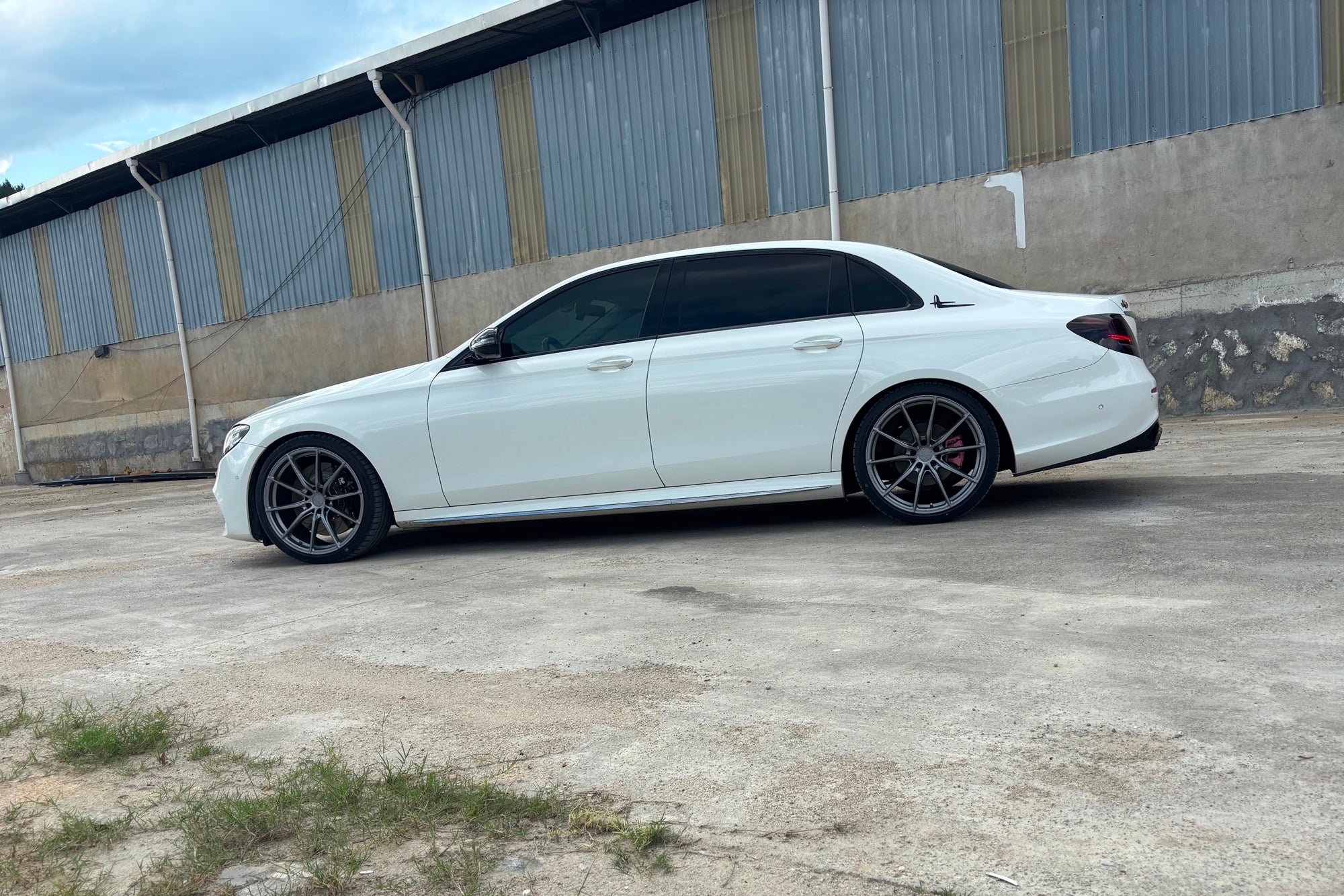 BENZ E300-001-FG 011M