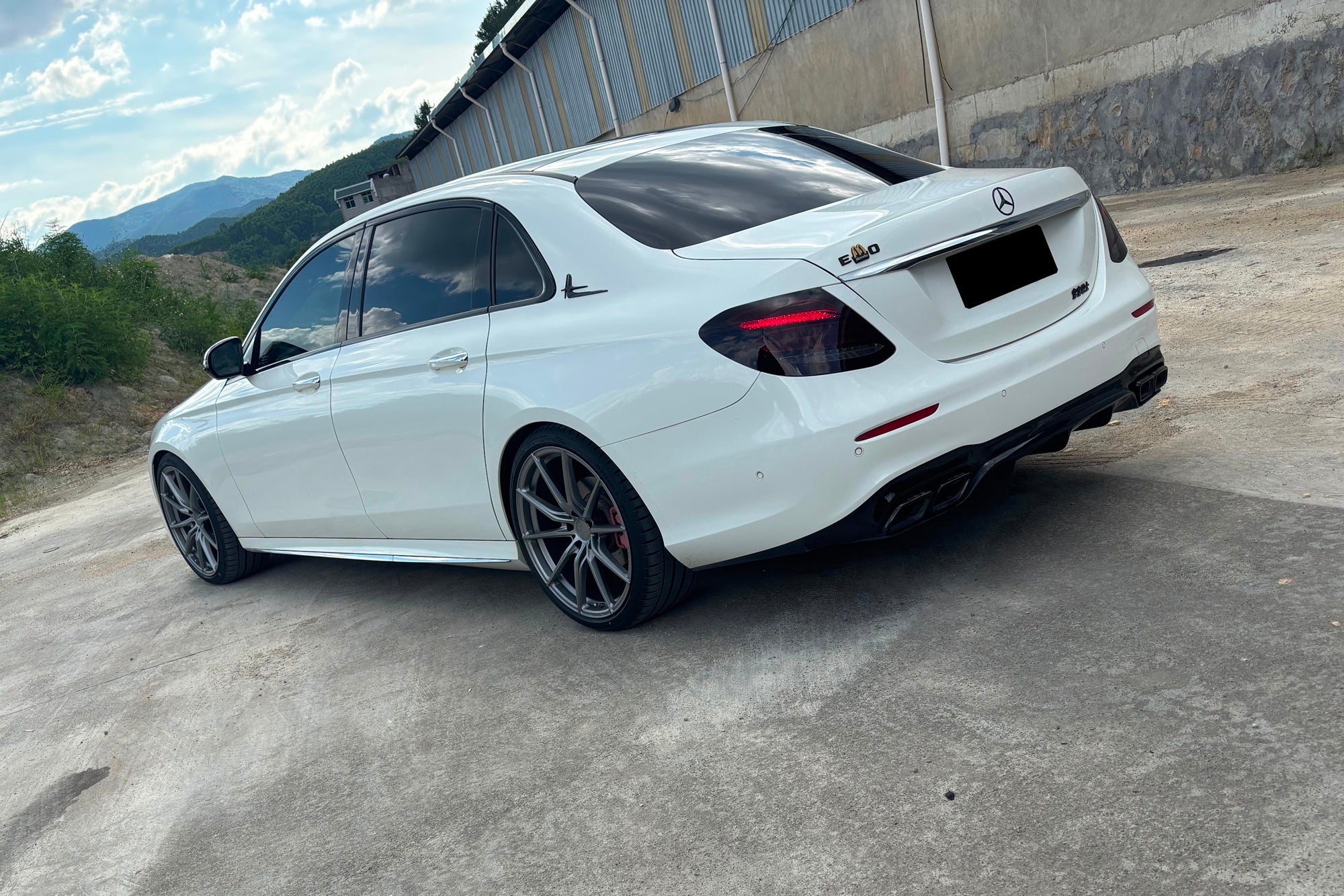 BENZ E300-003-FG 011M