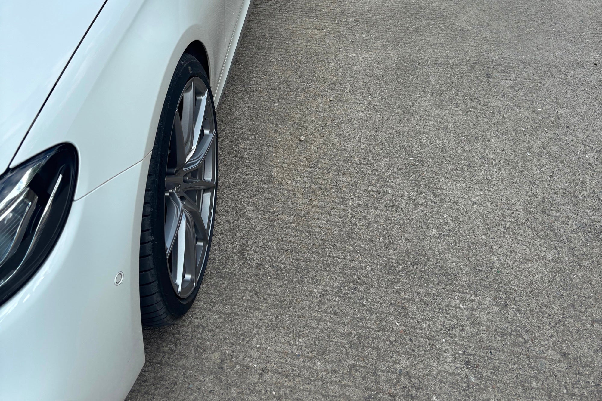 BENZ E300-005-FG 011M