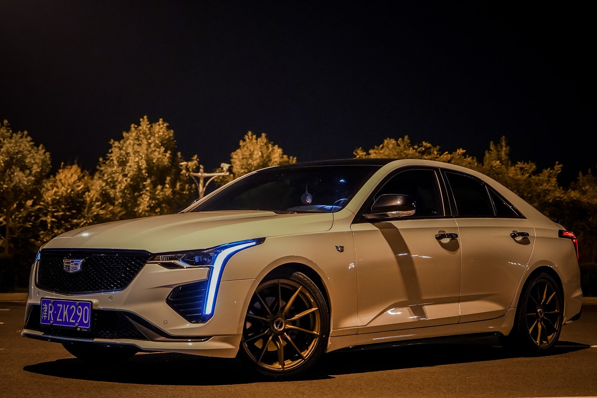 CADILLAC CT4-003-FF 011