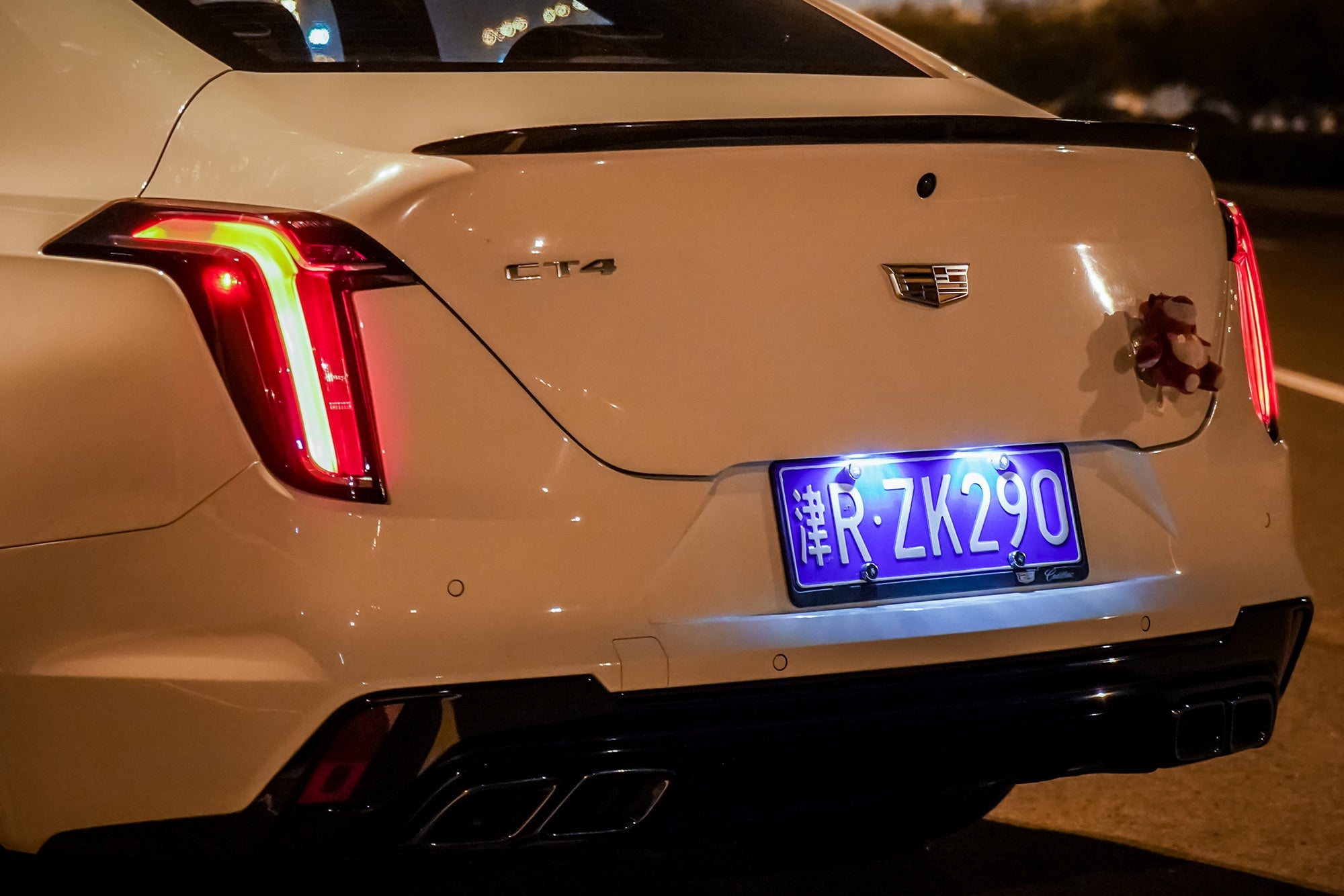 CADILLAC CT4-004-FF 011