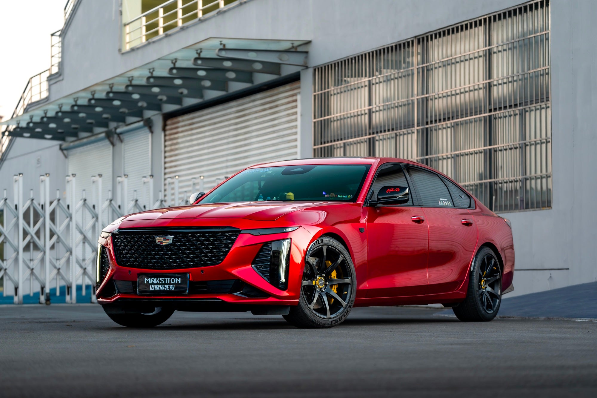 CADILLAC CT6-002-FG MR8