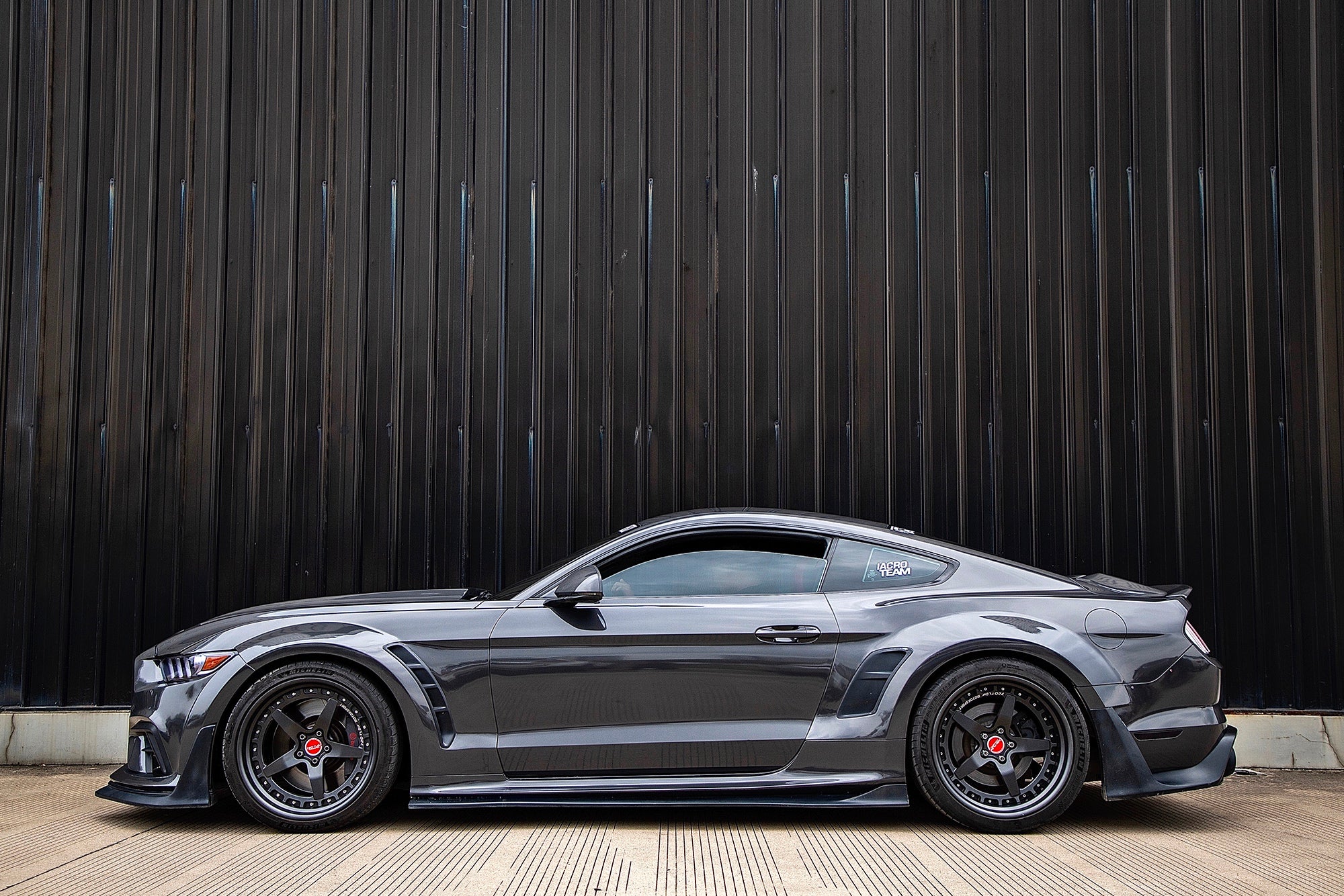 FORD MUSTANG-001-FG2P WEAVER