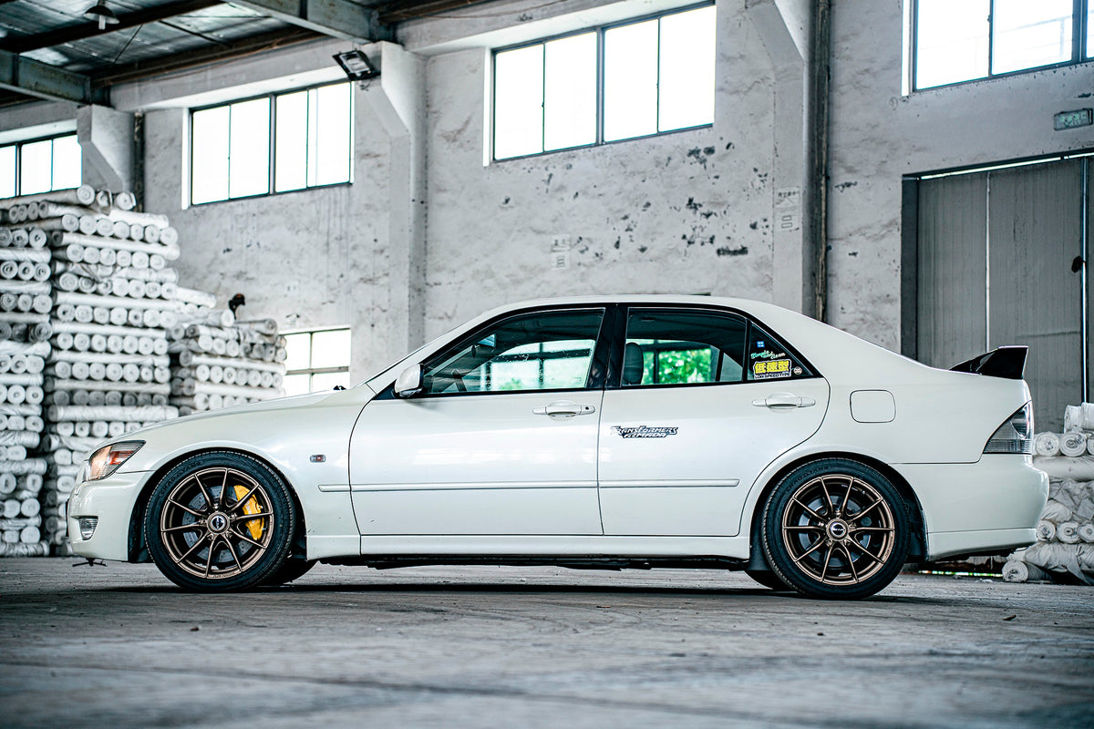 LEXUS IS200-001-FF 011