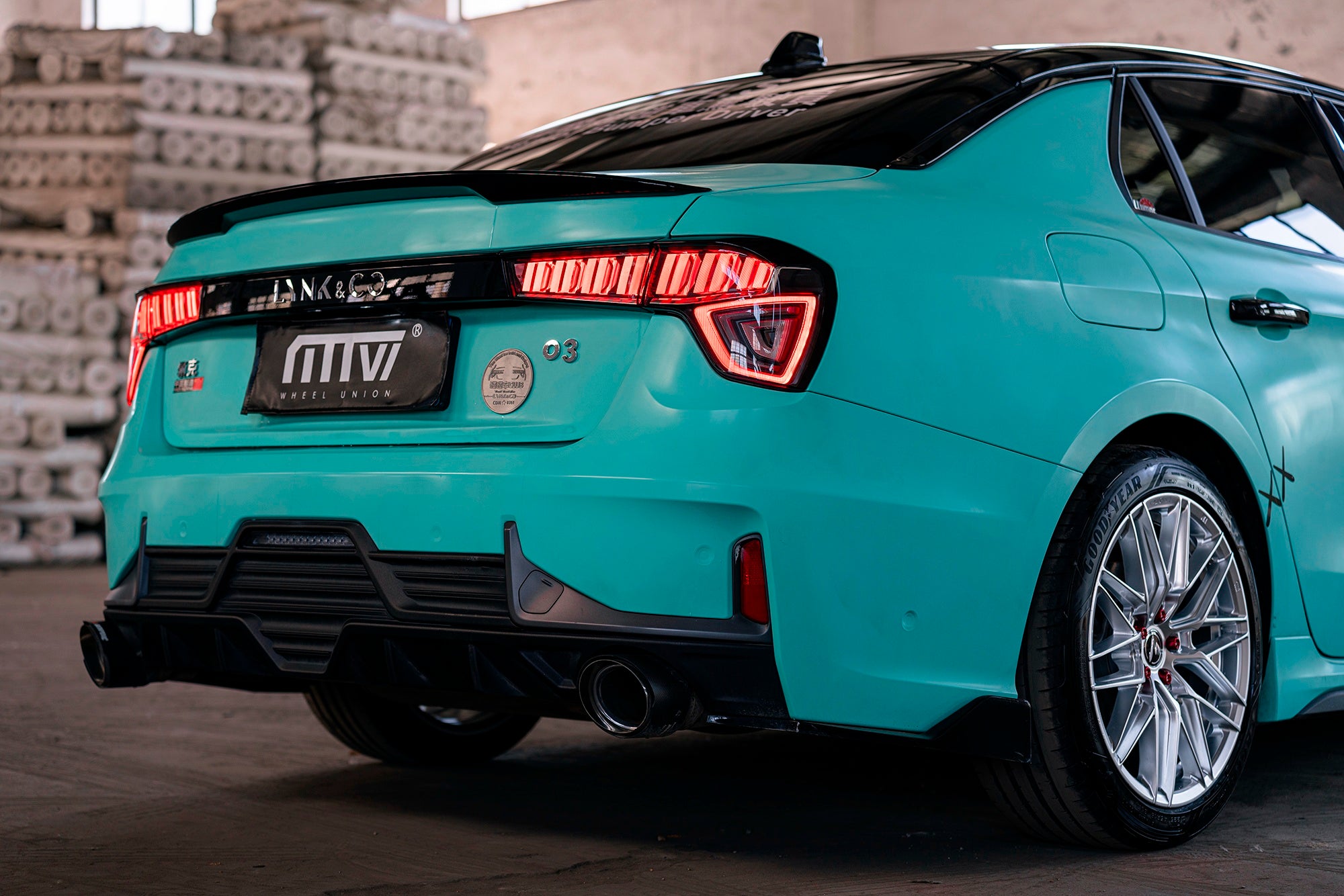 LYNK&CO 03-002-MST 715