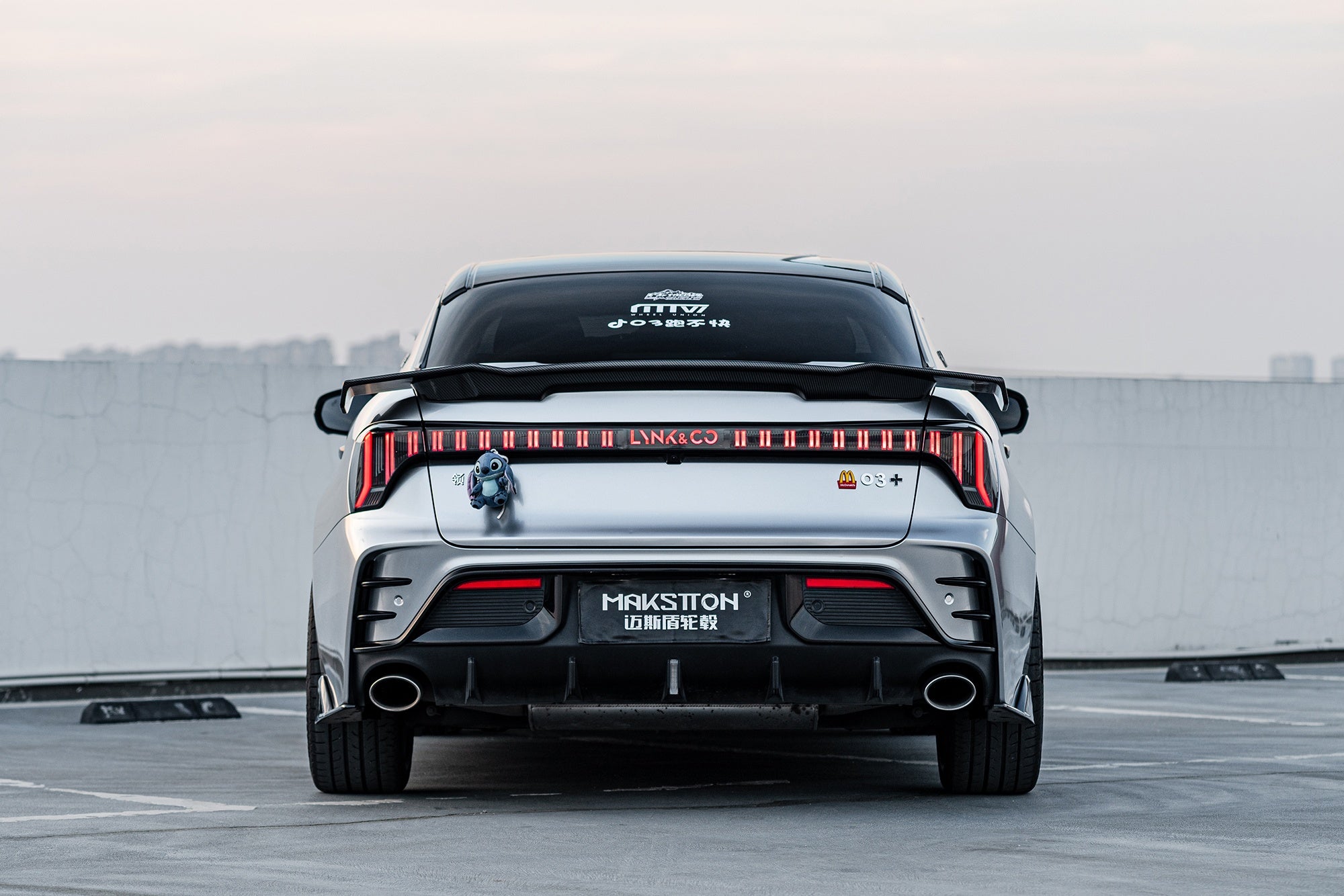 LYNK&CO 03-004-MST 715
