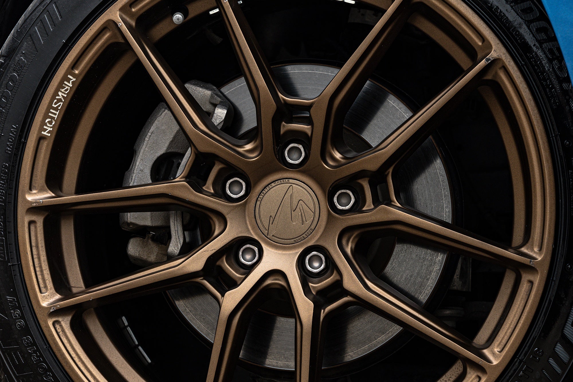 LYNK&CO 03-007-MST 713；FF FK07