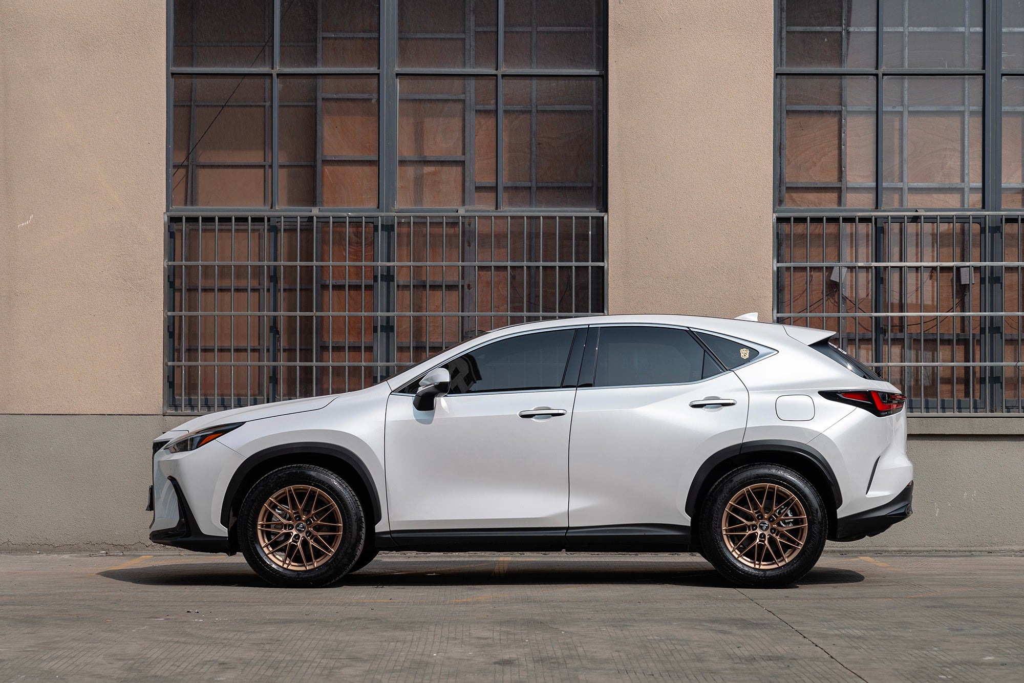 LEXUS NX350-001-MST 715