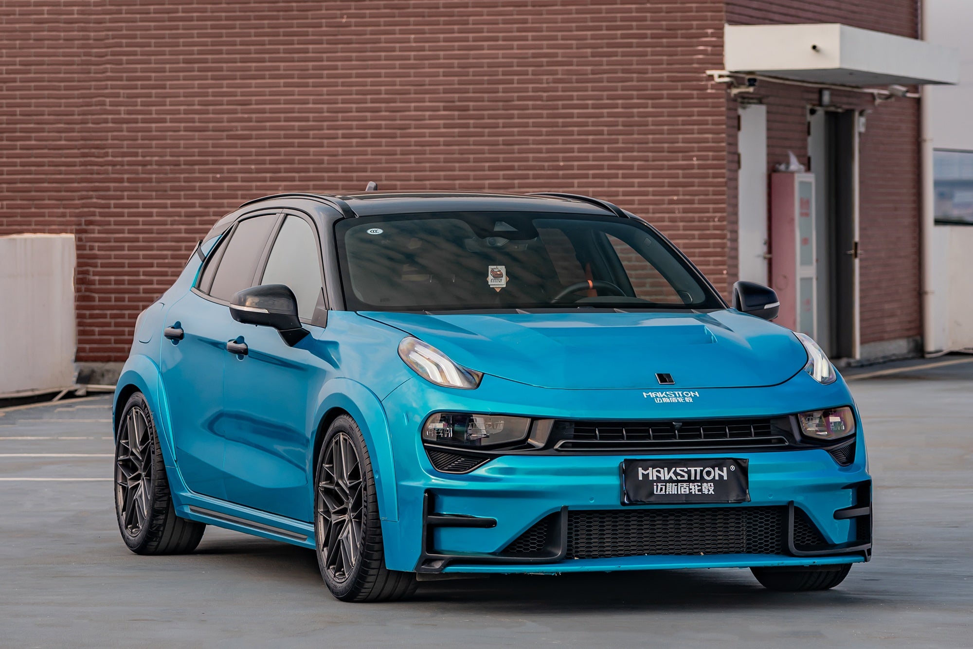 LYNK&CO 02HATCHBACK-001-MST 718