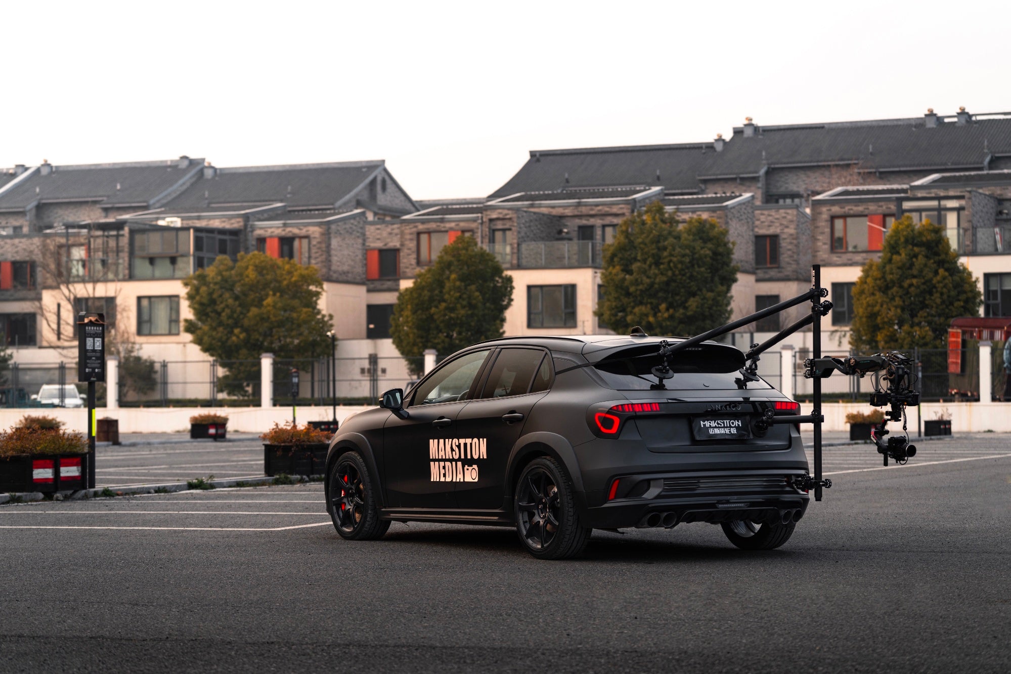 LYNK&CO 02 HATCHBACK-004-FF MR7
