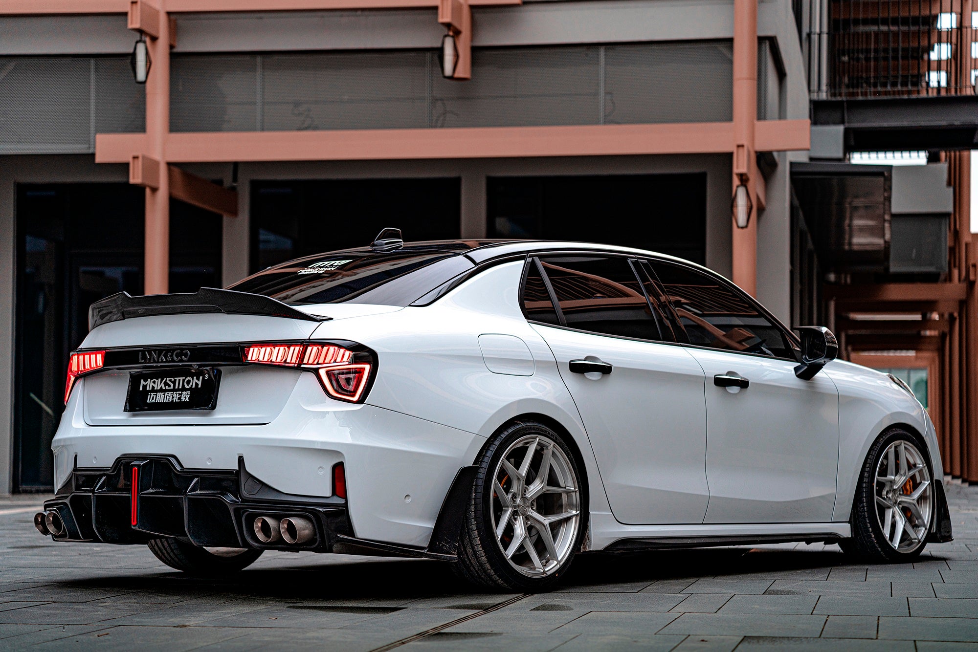 LYNK&CO 03-001-FG FK07