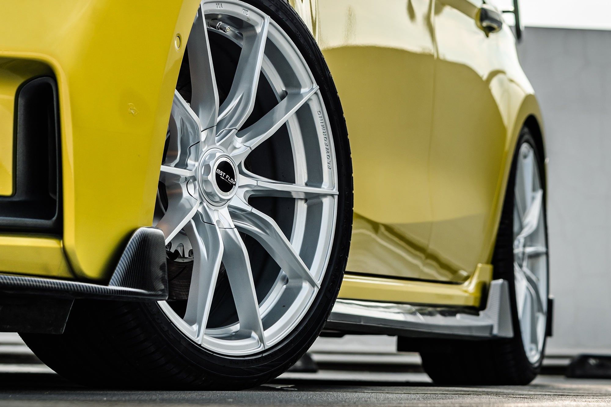 LYNK&CO 03-002-FF 011