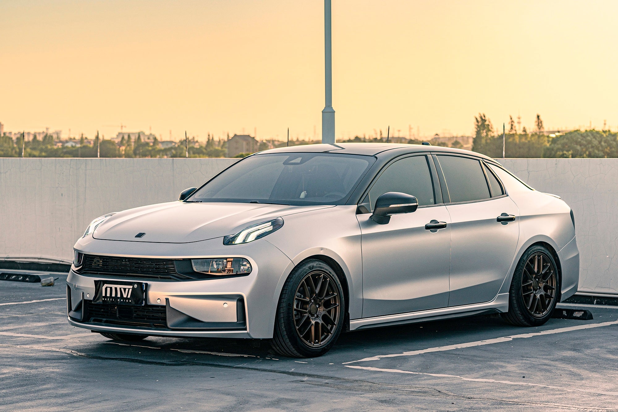 LYNK&CO 03-002-MST CK70