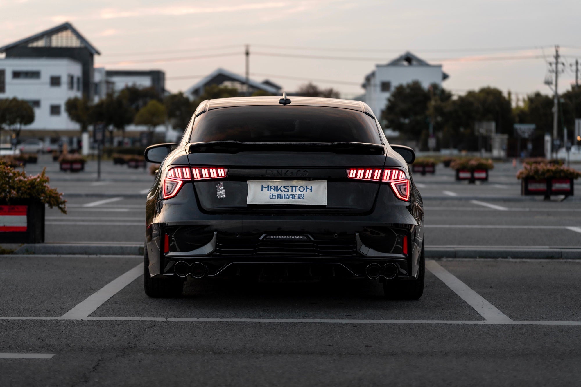 LYNK&CO 03-005-FF 010