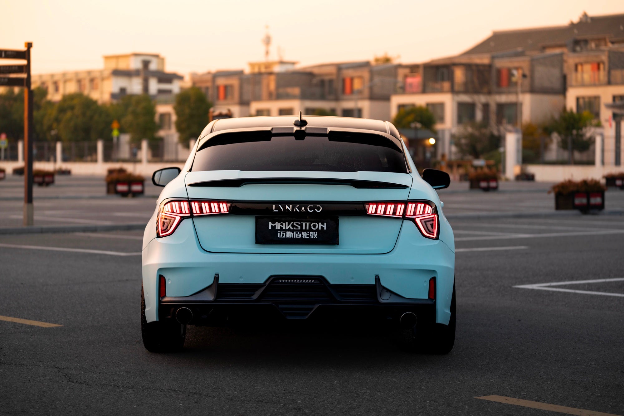 LYNK&CO 03-005-FF MR7