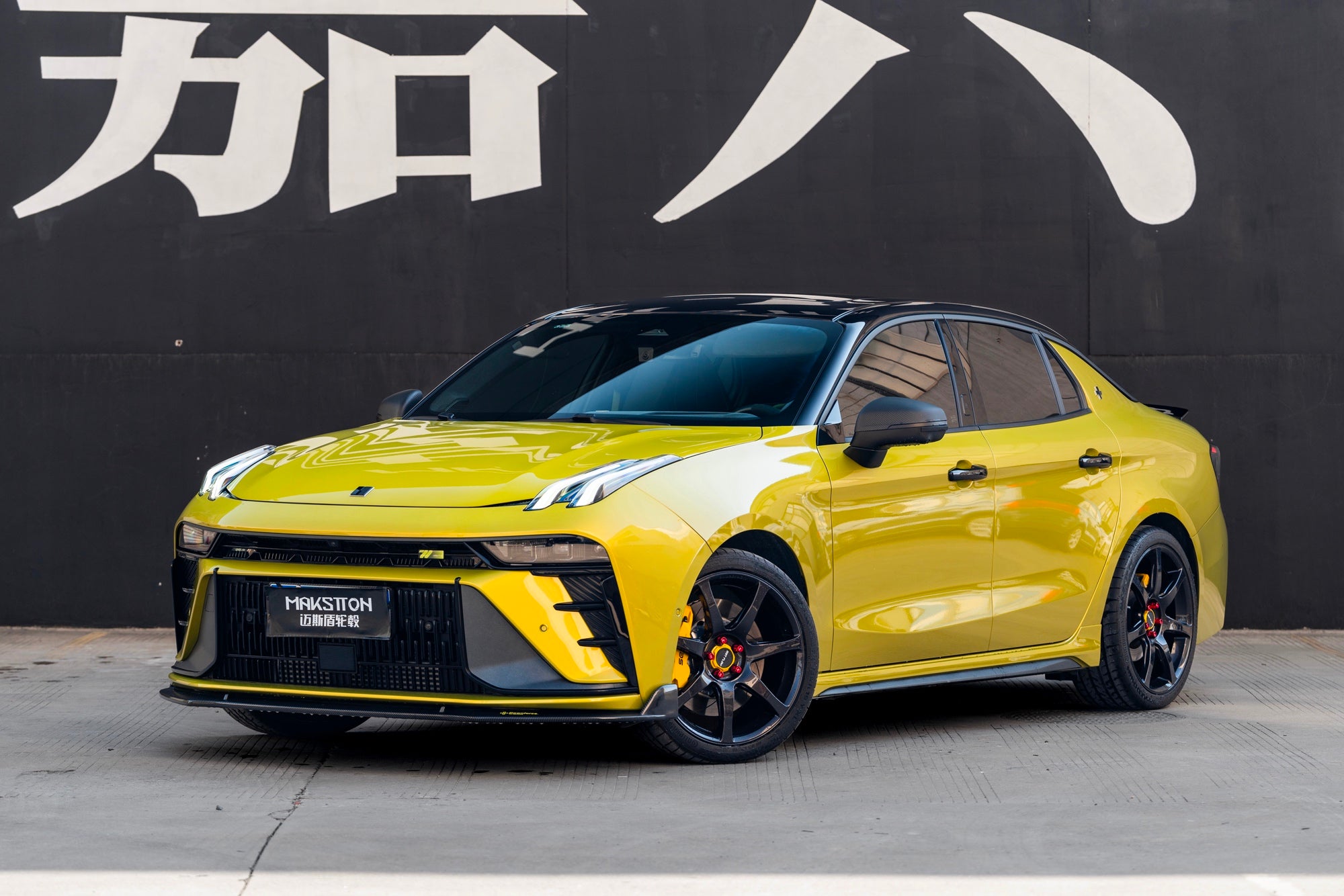 LYNK&CO 03+-002-FF MR7