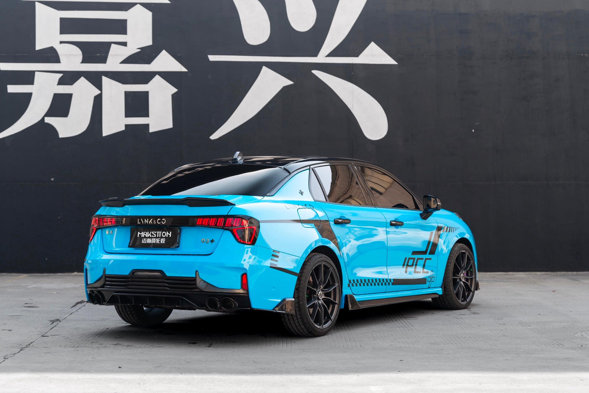 LYNK&CO 03+-003-FF 011