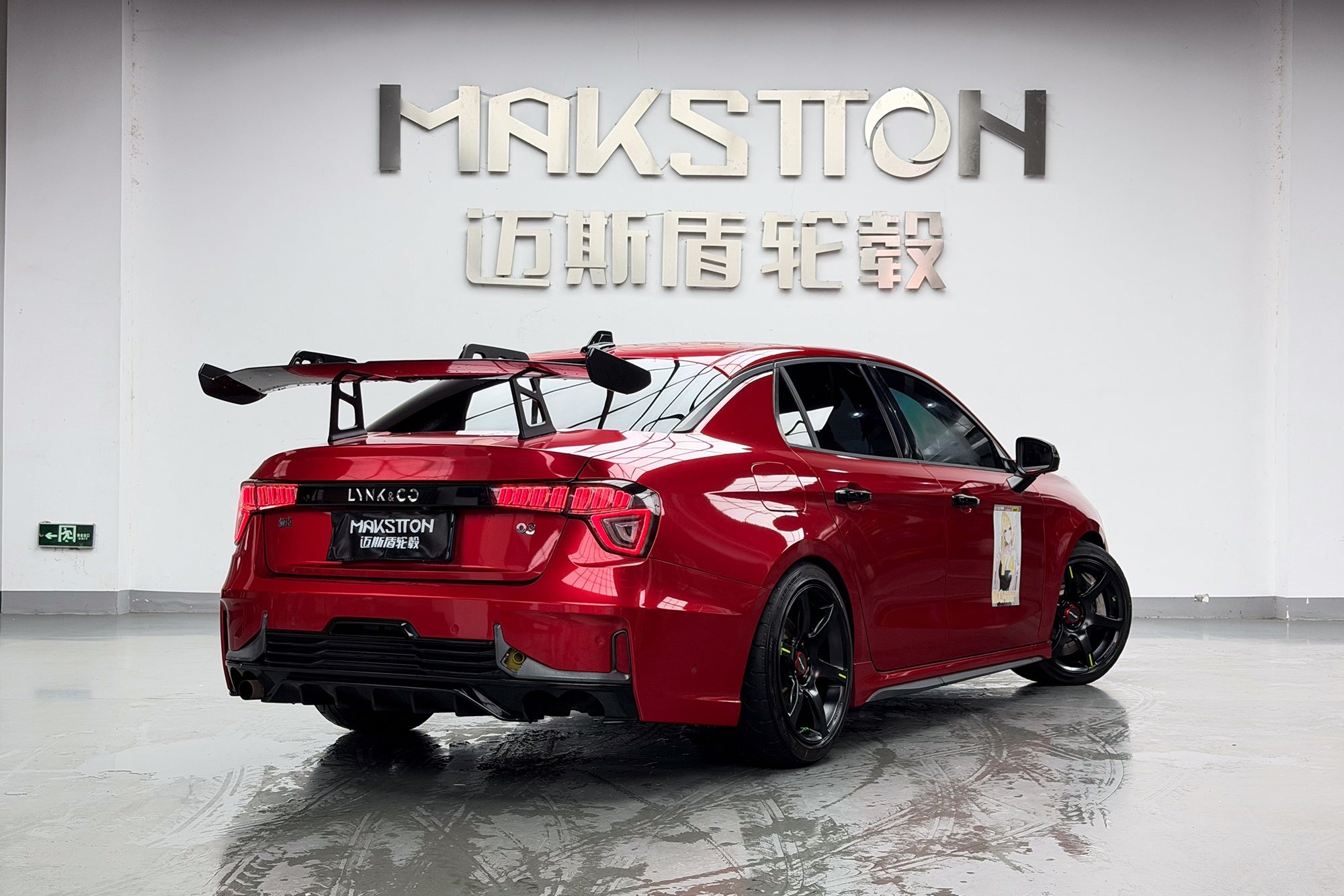 LYNK&CO 03+-005-FF MR6