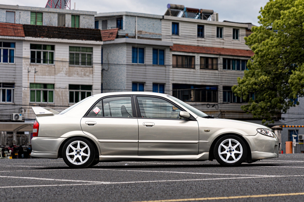 MAZDA 323-001-FF MR7S
