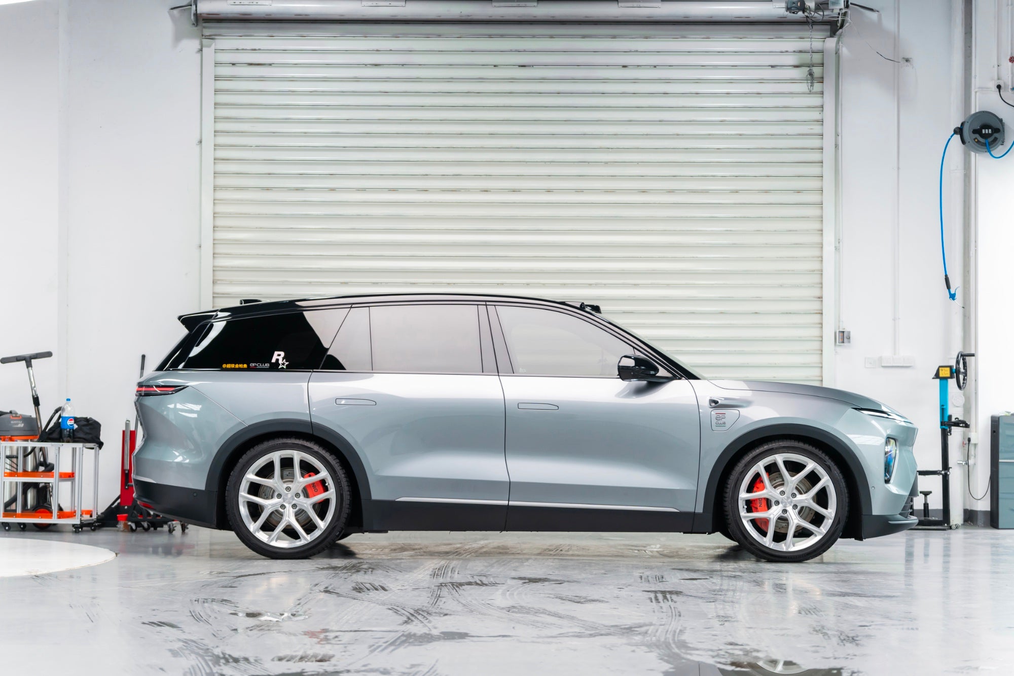 NIO ES8-001-FG FK07R