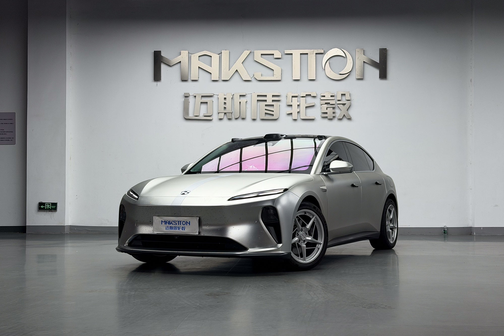 NIO ET5-005-FG LURK5