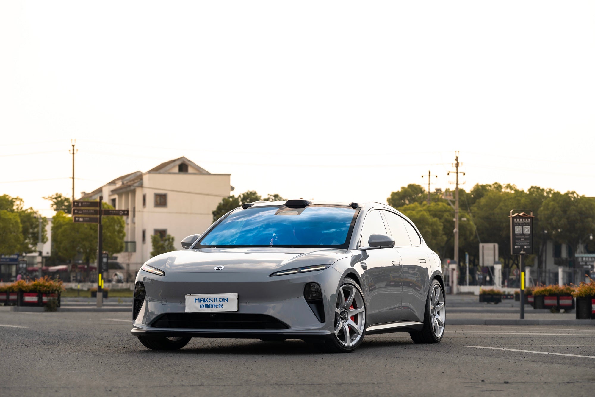 NIO ET5T-002-FF MR7