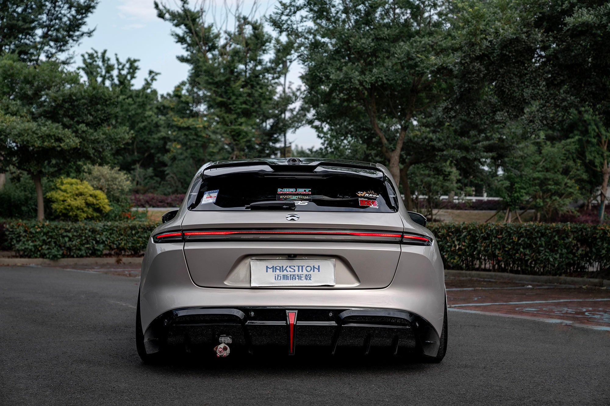 NIO ET5T-004-FG2P LURK5