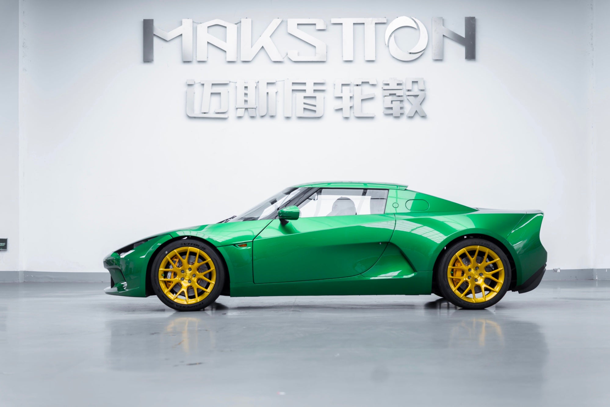 SMALL SPORTS CAR SC01-001-FG RE07