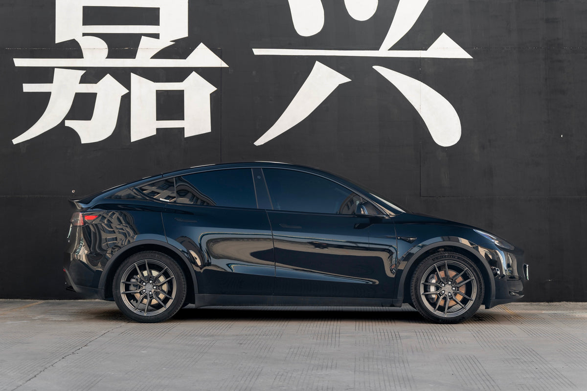 TESLA MODELY-001-FG 713