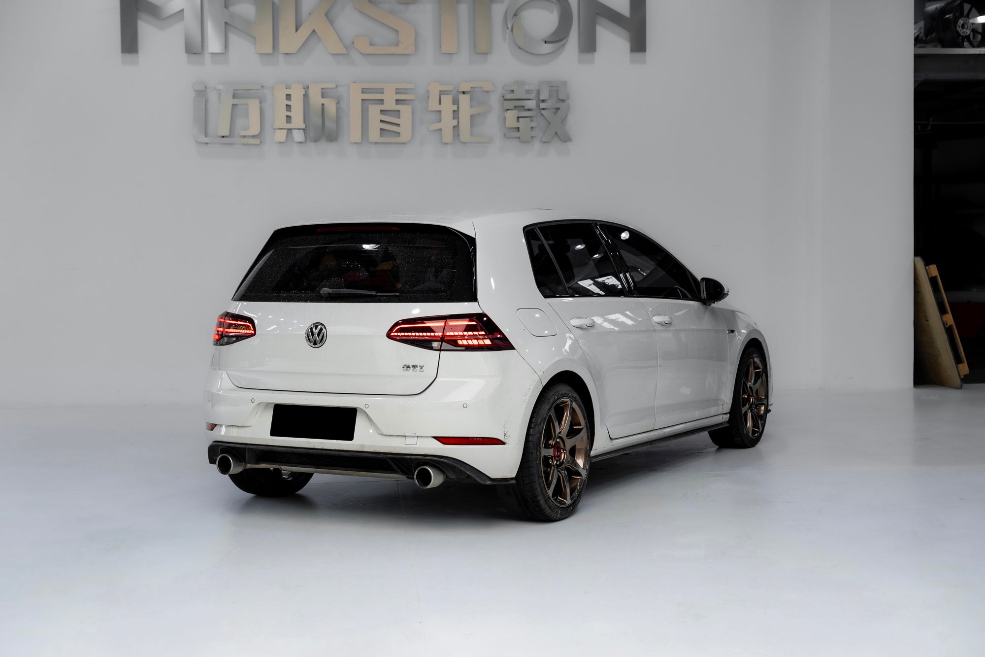 VOLKSWAGEN GOLF GTI 7TH GEN-003-FF MR7