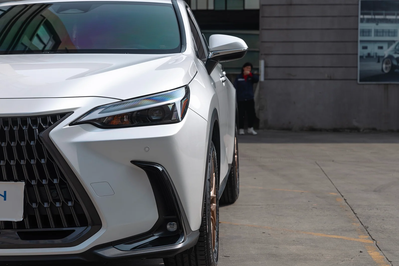 雷克萨斯NX350 · MST 715 轮毂装车实拍，第4张