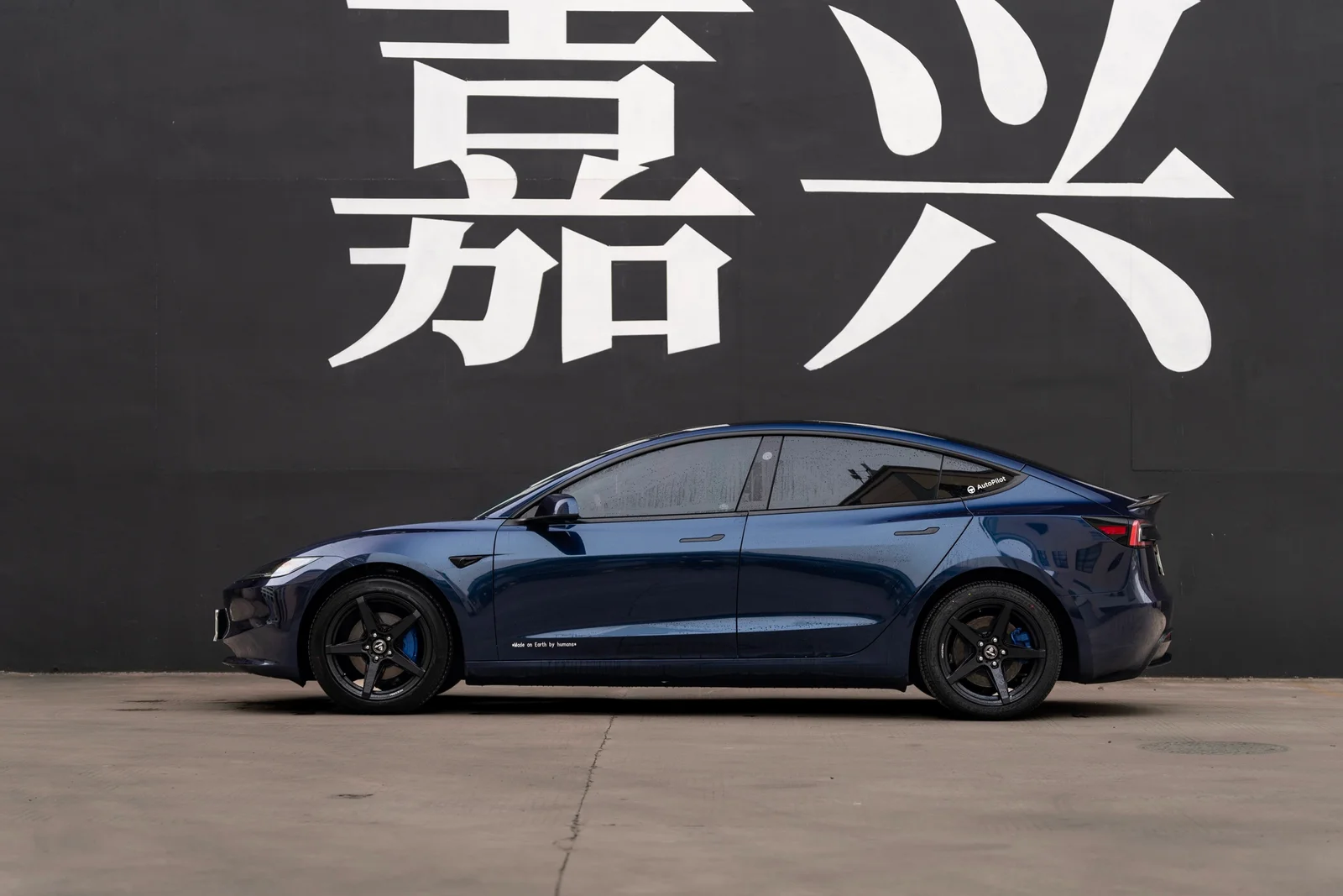 特斯拉Model3焕新版改装MAKSTTON MST 71618寸轮毂实拍图