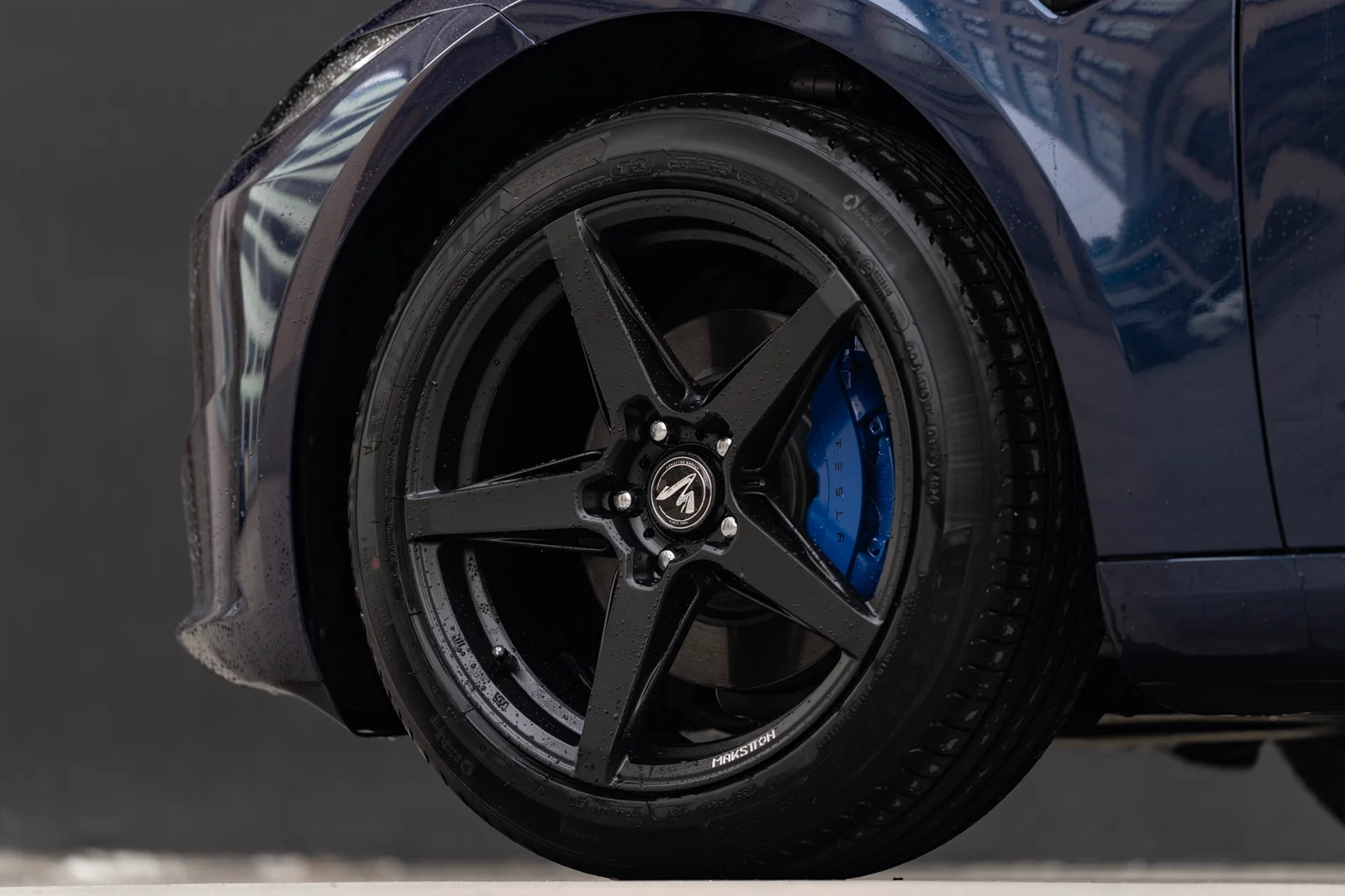 特斯拉Model3焕新版改装MAKSTTON MST 71618寸轮毂实拍图（第6张）