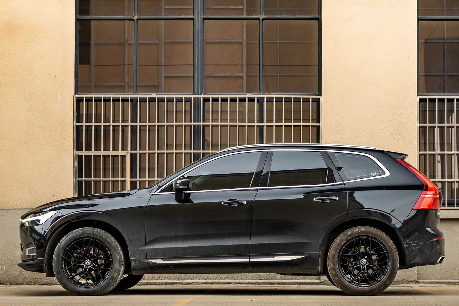 沃尔沃XC60 · MST 718 轮毂装车实拍，第1张