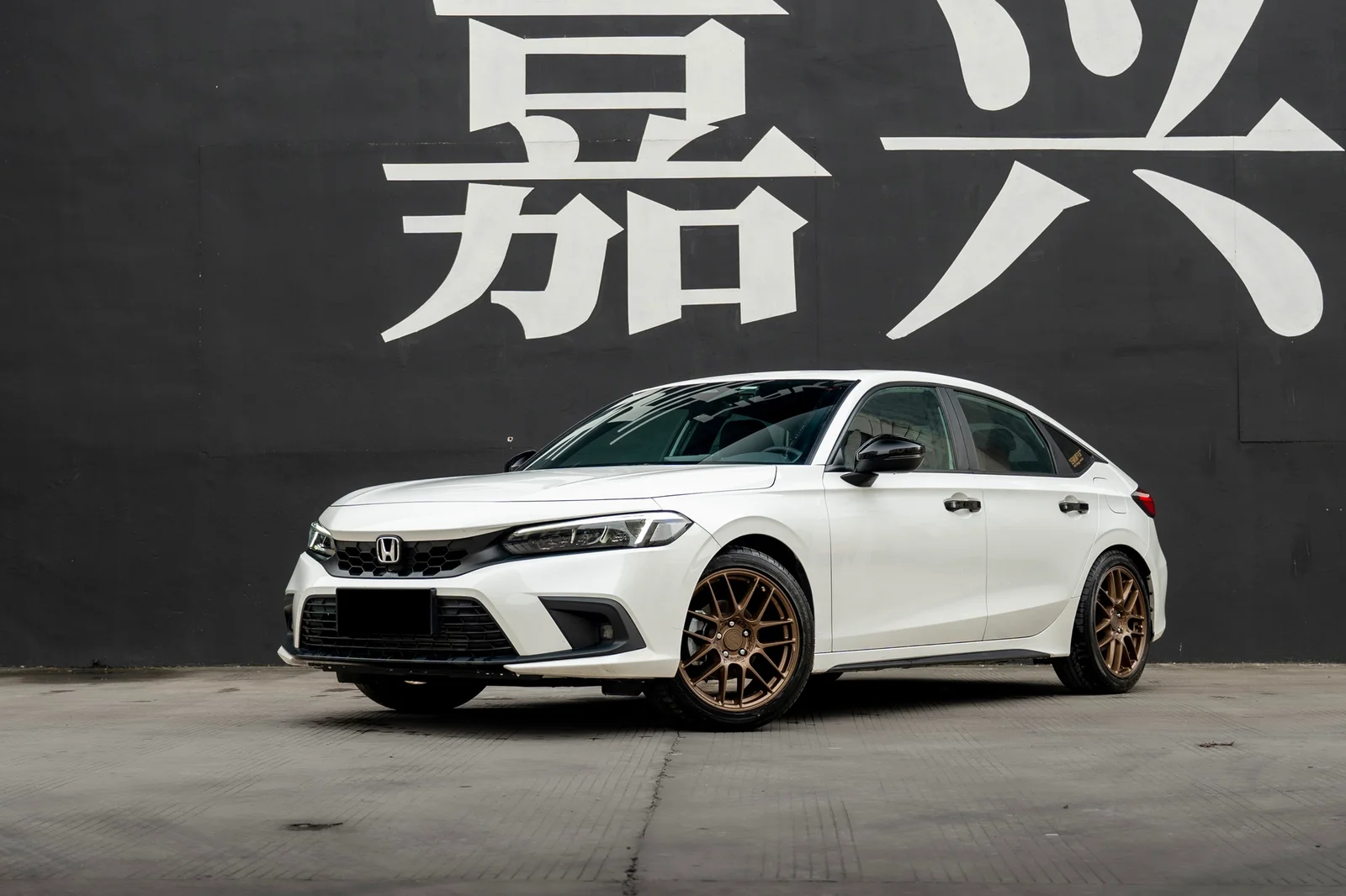 本田十一代思域搭载MAKSTTON MST CK70 18寸轮毂实拍图