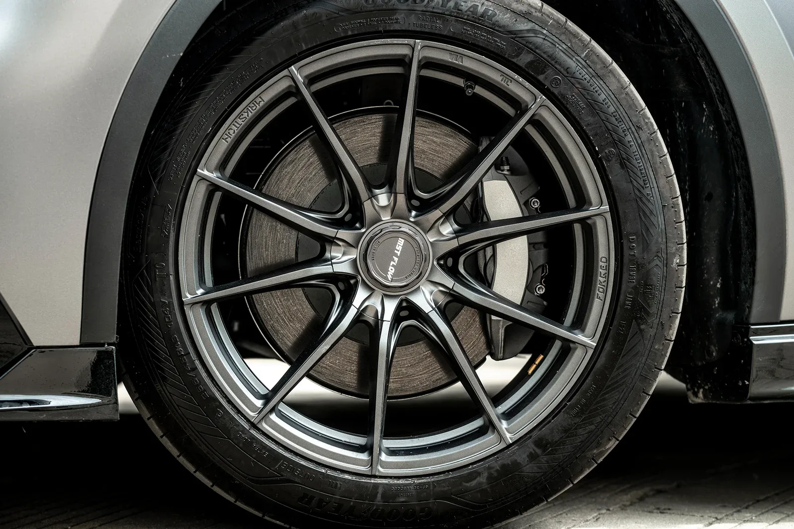 特斯拉ModelY · FG 011 轮毂装车实拍，第6张