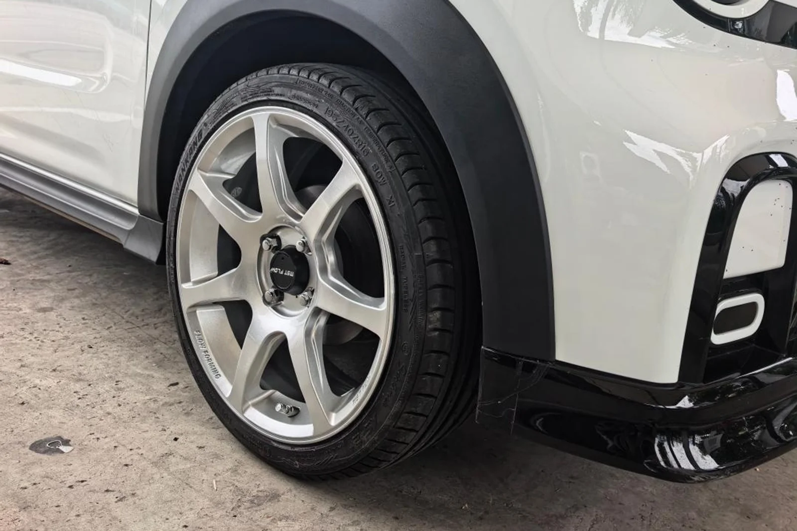 吉利熊猫Mini · FF MR7S 轮毂装车实拍，第2张