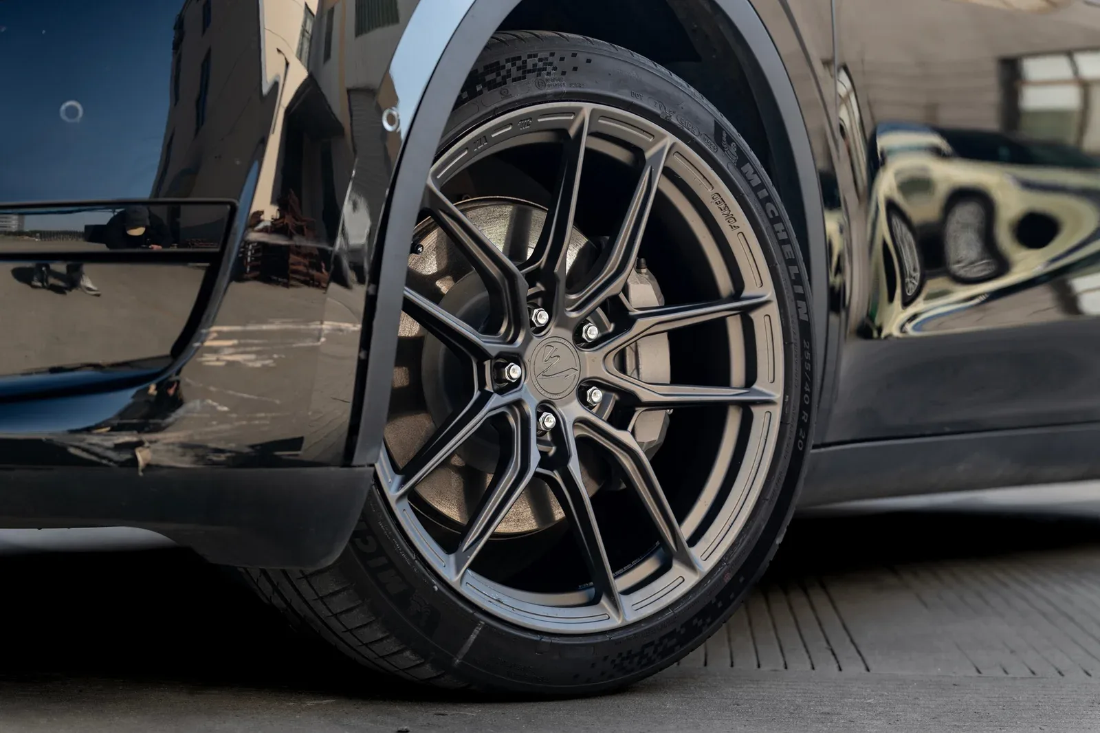 特斯拉ModelY · FG 713 轮毂装车实拍，第6张