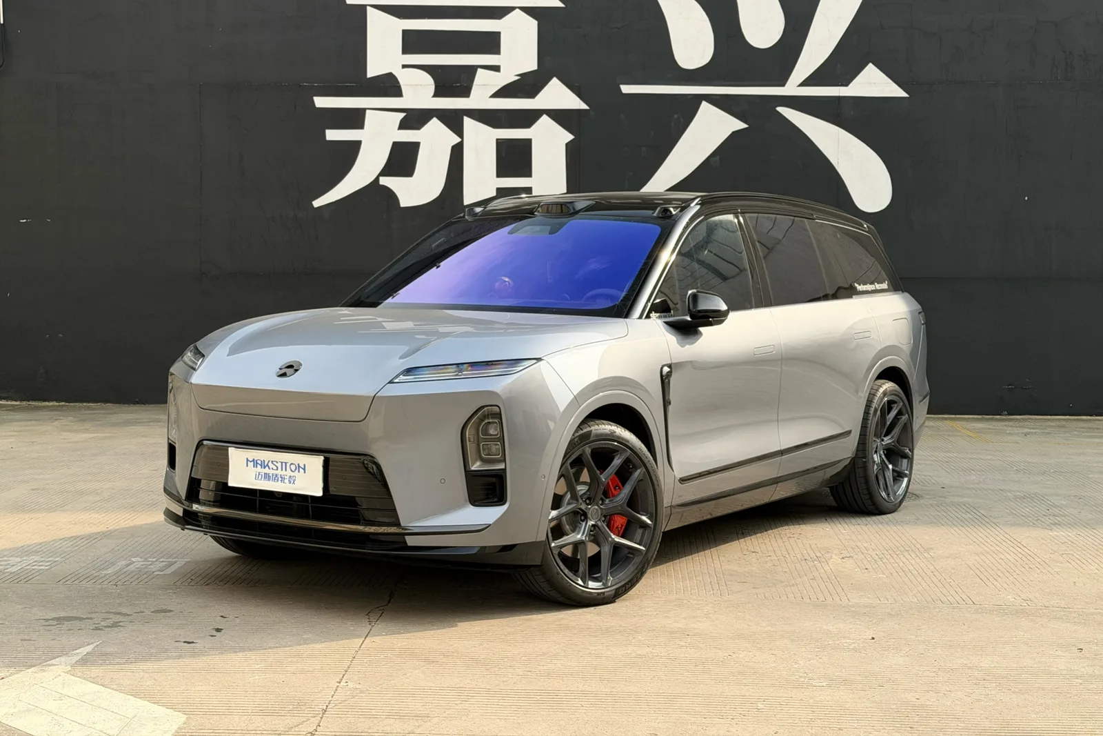 银色蔚来 ES8搭载MAKSTTON FG FK07R 22寸轮毂实拍图，第3张