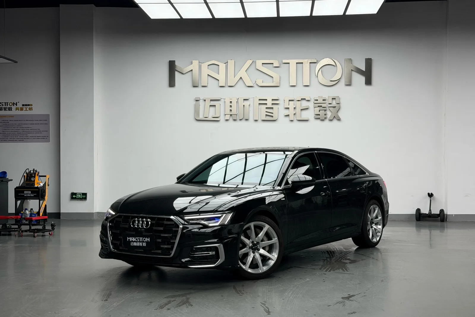 黑色奥迪A6搭载MAKSTTON FG MR8 20寸轮毂实拍图，第3张
