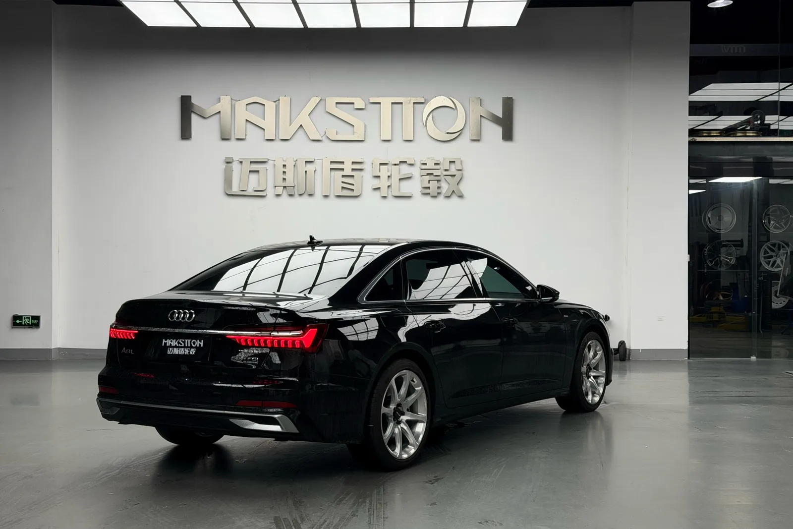 黑色奥迪A6搭载MAKSTTON FG MR8 20寸轮毂实拍图，第5张