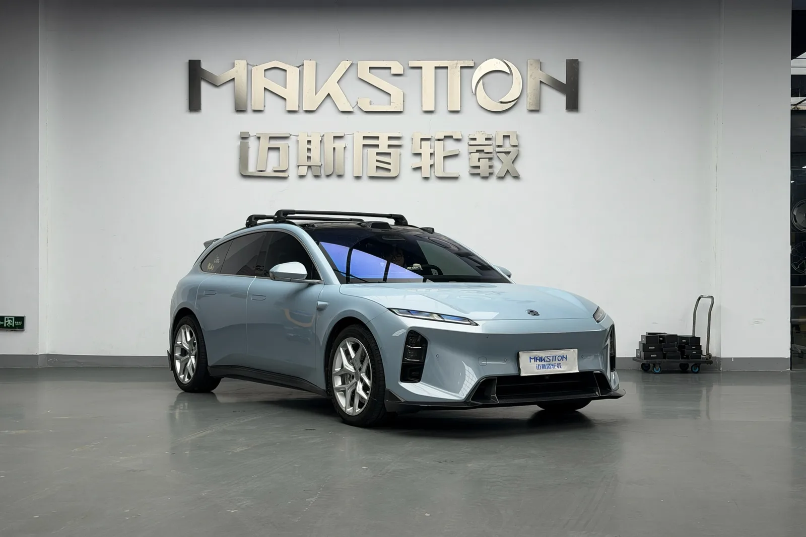 蓝色蔚来ET5T搭载MAKSTTON FG FK07RL 19寸轮毂实拍图，第3张