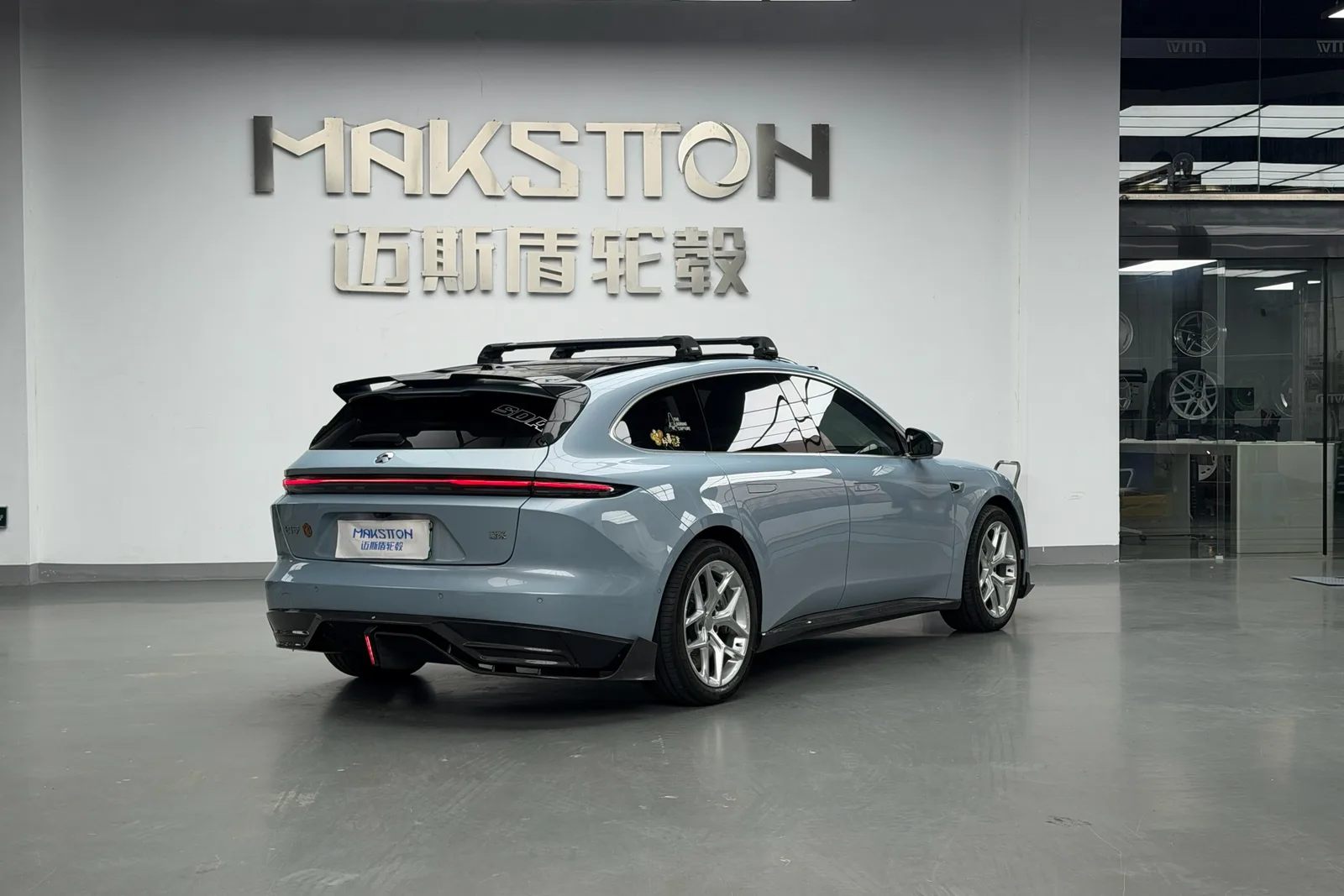 蓝色蔚来ET5T搭载MAKSTTON FG FK07RL 19寸轮毂实拍图，第4张