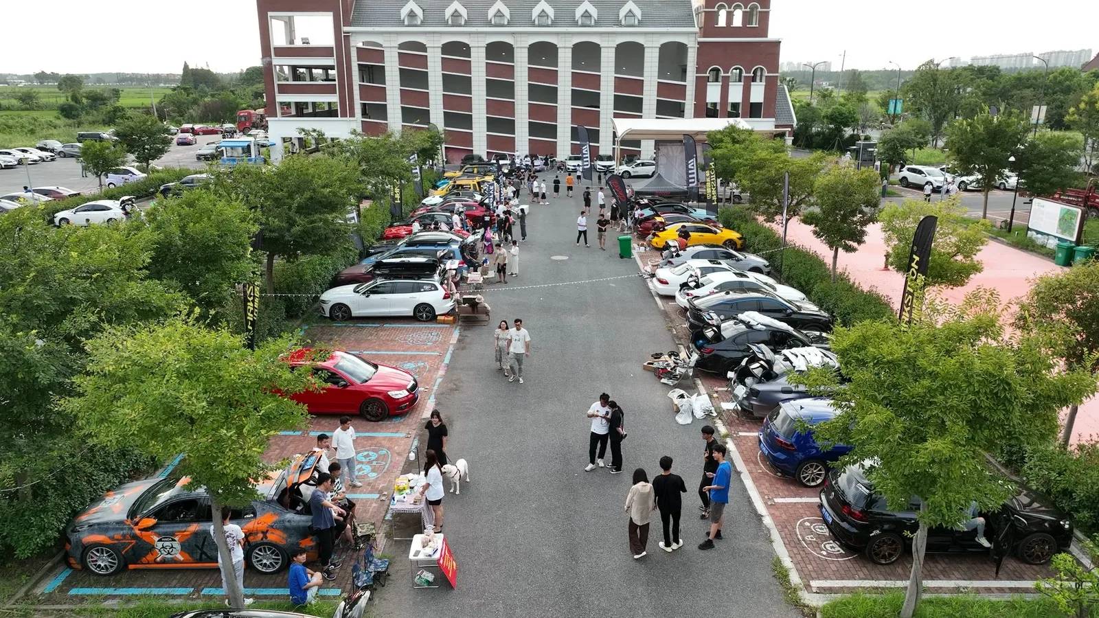 汽车后备箱集市，让热爱汽车的人相聚，现场影像 3
