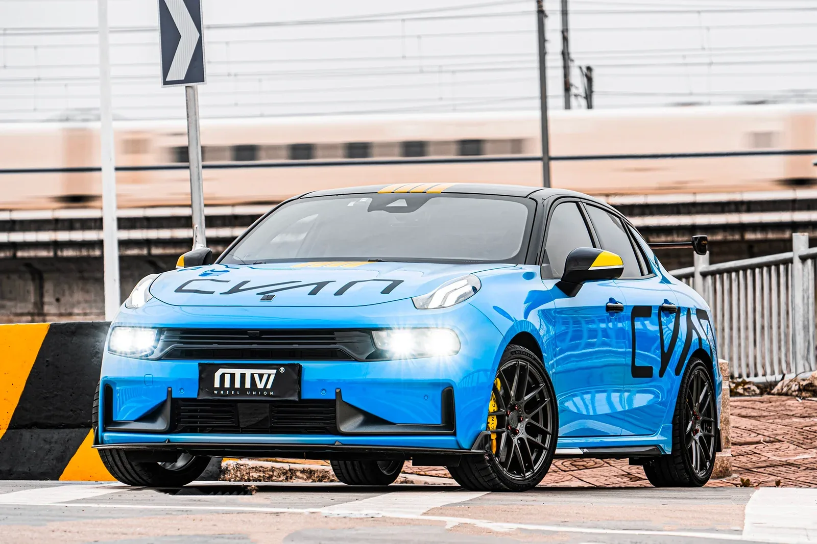领克03 CYAN · FG CK70 轮毂装车实拍，第4张