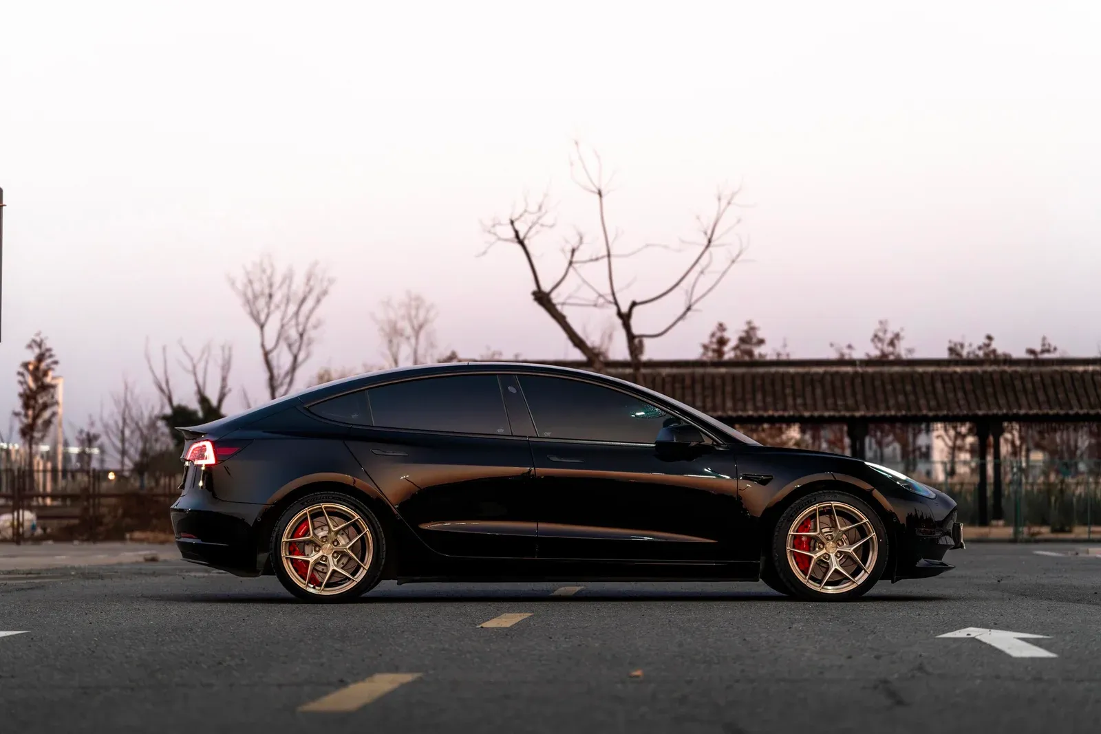 特斯拉Model3改装MAKSTTON FG FK0719寸轮毂实拍图