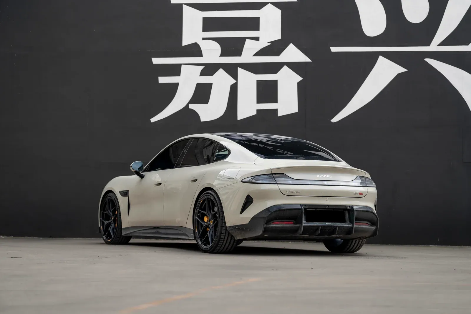 小米SU7 · FG FK07 轮毂装车实拍，第3张