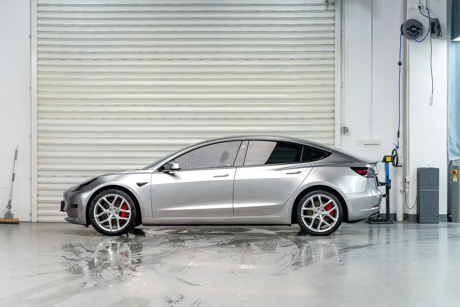 特斯拉Model3改装MAKSTTON FG FK07RL19寸轮毂实拍图