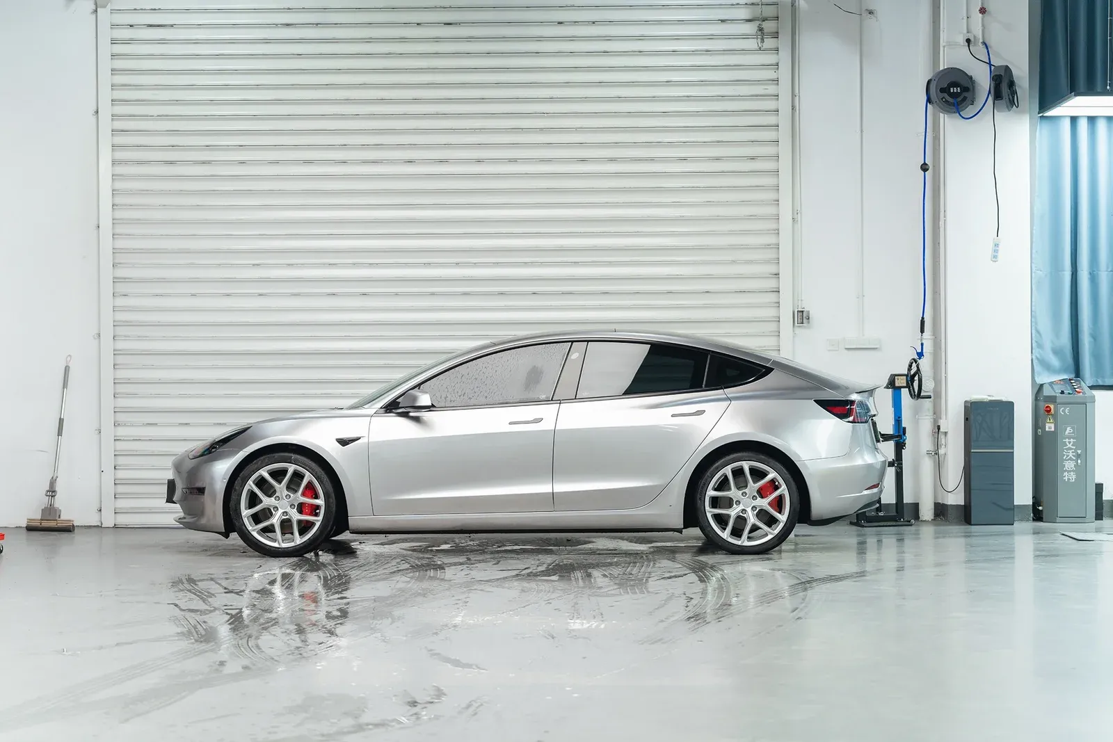 特斯拉Model3改装MAKSTTON FG FK07RL19寸轮毂实拍图